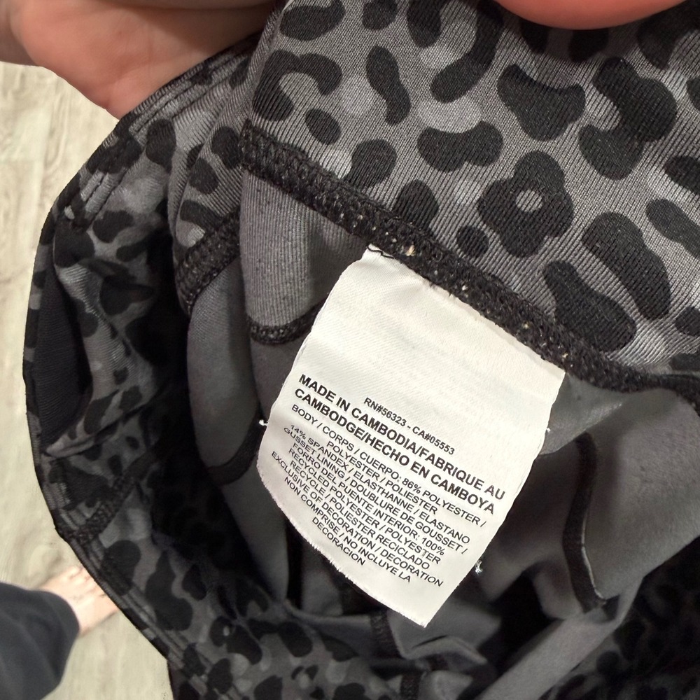 Nike Dri-FIT Leopard Print‎ Running Leggings Grey Black Small 839967-010 - Picture 7 of 8